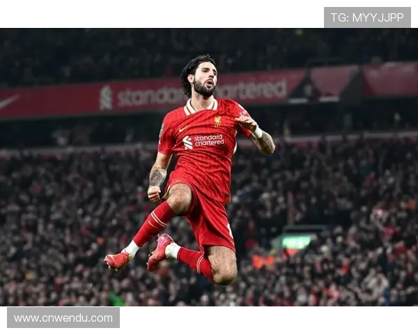 古斯托回忆：贝尔球衣陪伴我首秀对决利物浦的难忘时刻